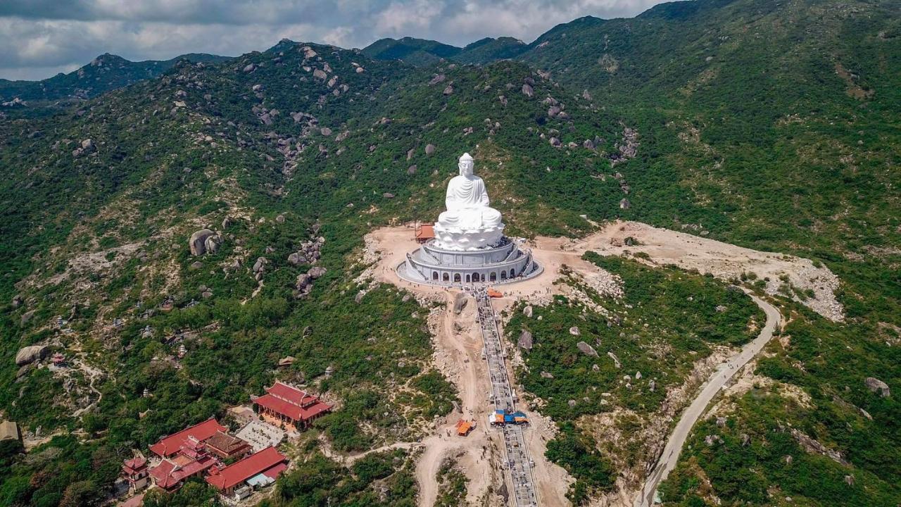 Hotel Thu Trang Куи Нхон Екстериор снимка